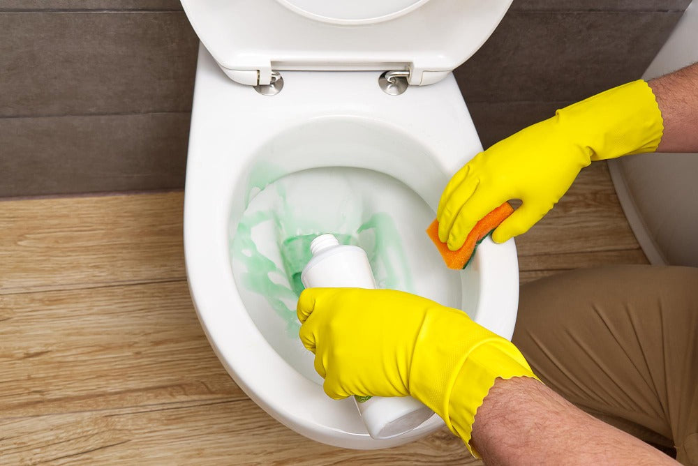 wc ontstoppen met cola