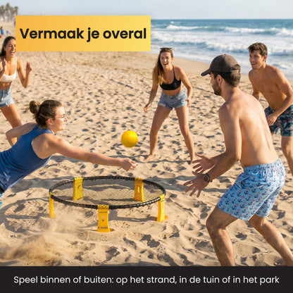 spike ball op het strand